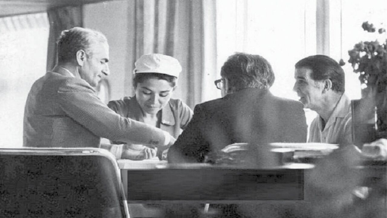 آمریکا، پهلوی، اسرائیل !