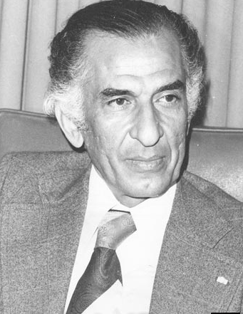 بیوگرافی دکتر جمشید آموزگار و همسر آلمانی اش